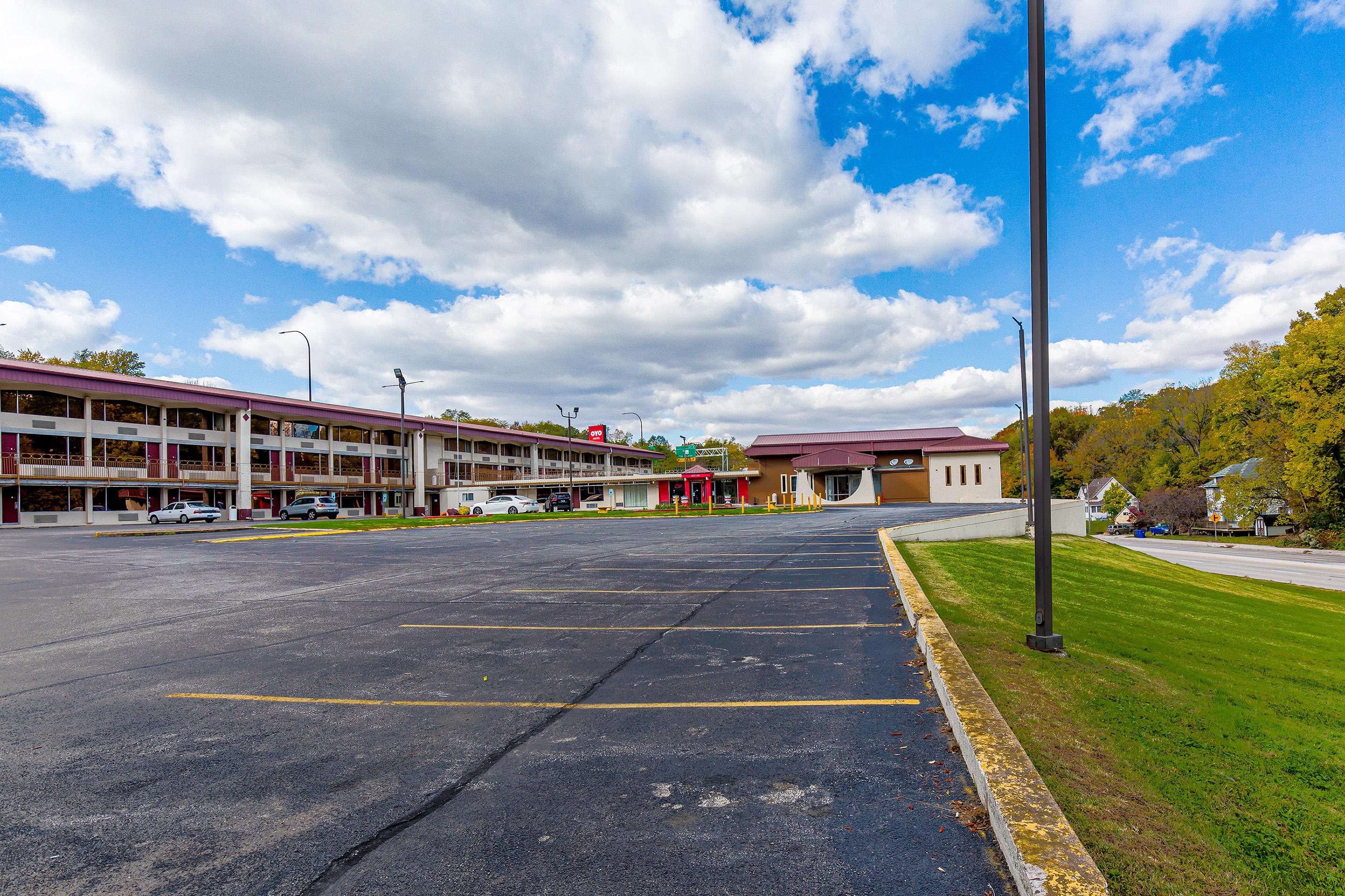 Americas Best Value Inn Молін Екстер'єр фото